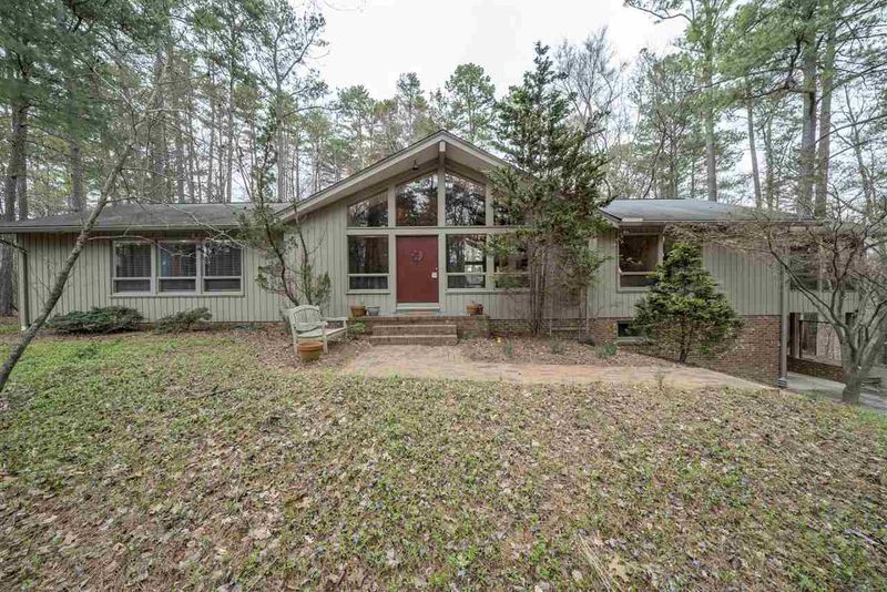 1712 Michaux Rd, Chapel Hill, NC 27514