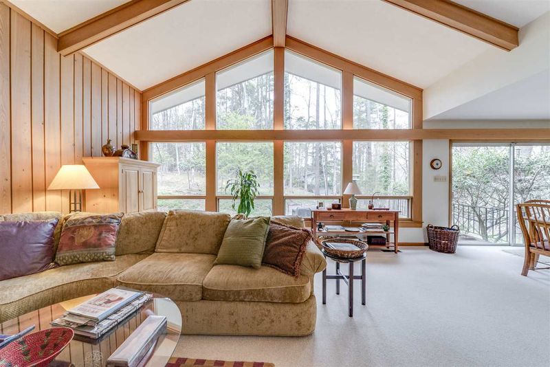 1712 Michaux Rd, Chapel Hill, NC 27514