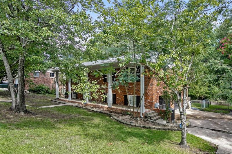 1712 Tryon Dr, Fayetteville, NC 28303