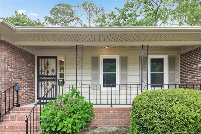 1712 Valley Ridge Dr, Fayetteville, NC 28303