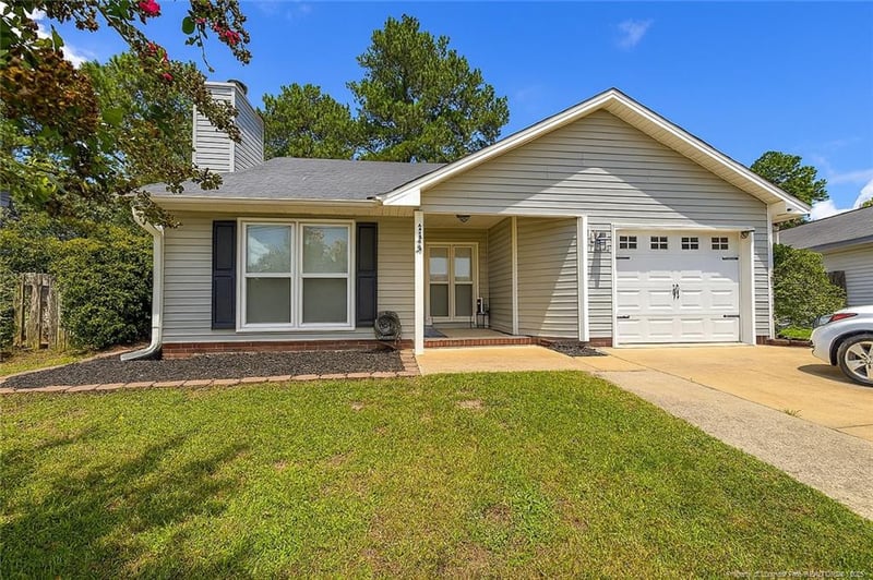 1713 Veanna Dr, Fayetteville, NC 28301