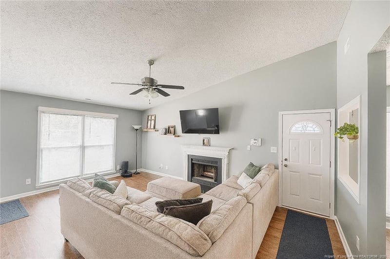 1713 Veanna Dr, Fayetteville, NC 28301