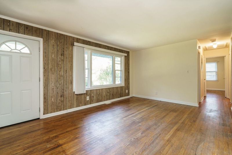 1714 Robinhood Rd, Durham, NC 27701