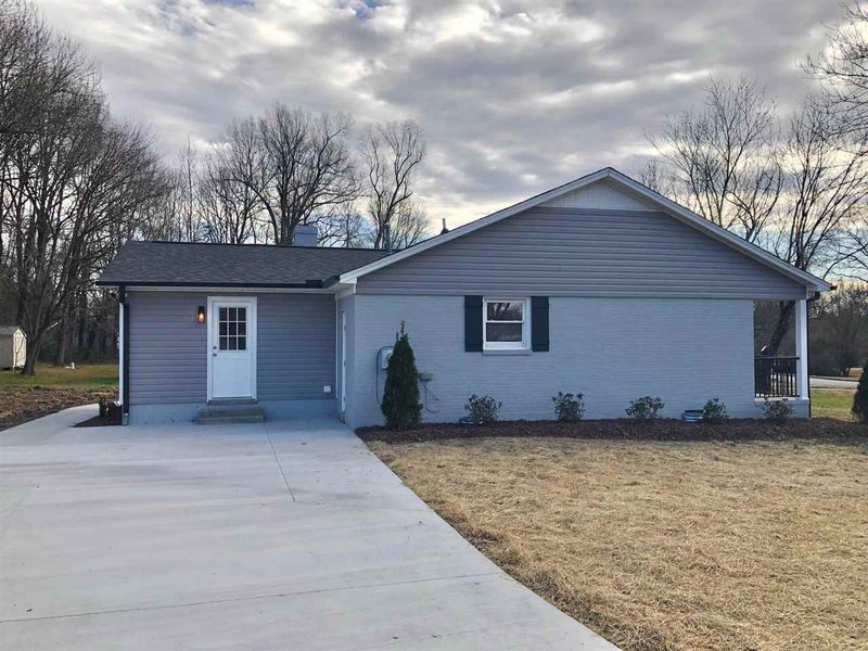 1715 Keogh St, Burlington, NC 27244