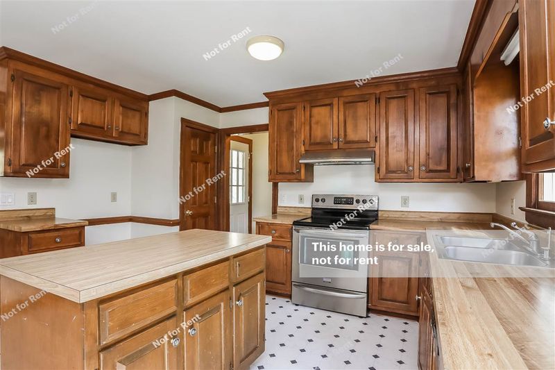 1716 Carrington Dr, Raleigh, NC 27615