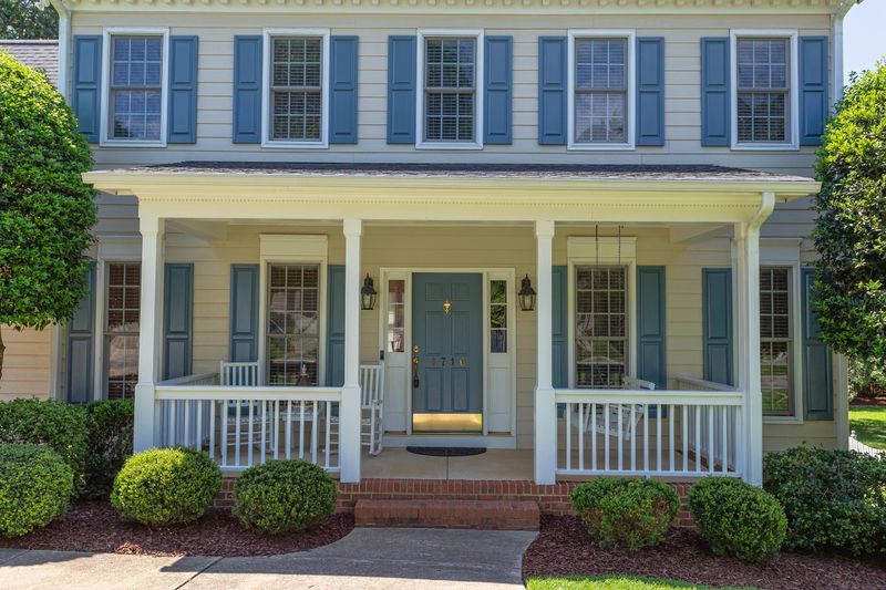 1716 Falls River Ave, Raleigh, NC 27614
