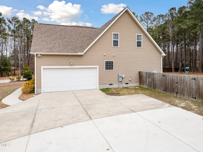 1716 Ferrell Meadows Dr, Zebulon, NC 27597