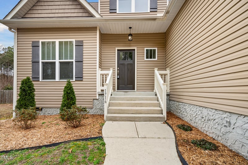 1716 Ferrell Meadows Dr, Zebulon, NC 27597