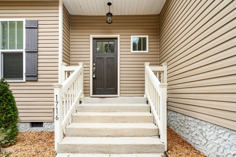 1716 Ferrell Meadows Dr, Zebulon, NC 27597