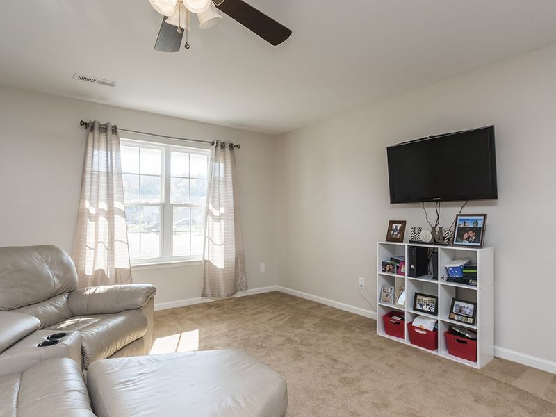 1716 Longshadow Dr, Burlington, NC 27217