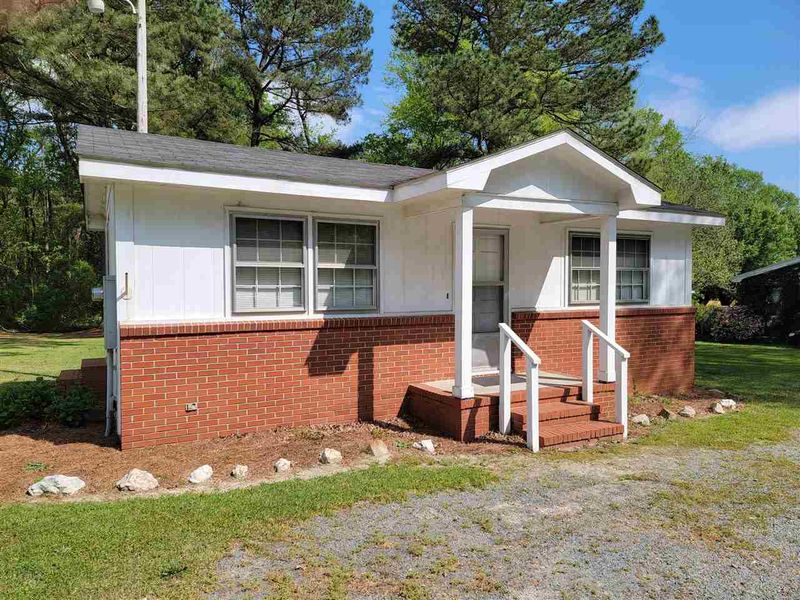 1716 N Nc 242 Hw, Benson, NC 27504