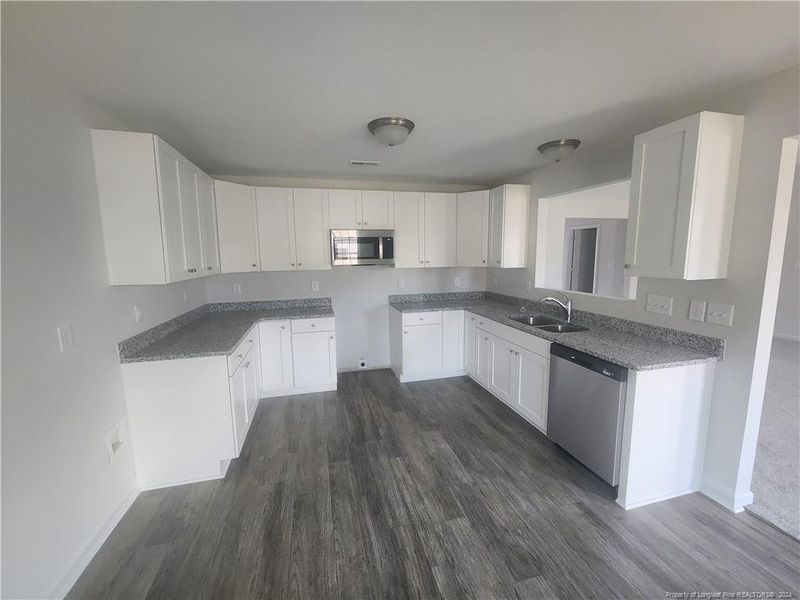 1716 Ragsdale Rd, Hope Mills, NC 28348