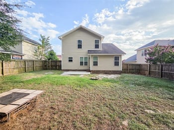 1716 Rock Creek Ln, Fayetteville, NC 28301