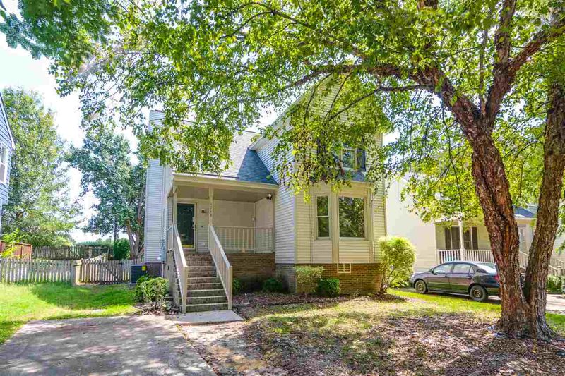 1716 Sagamore Ct, Raleigh, NC 27604
