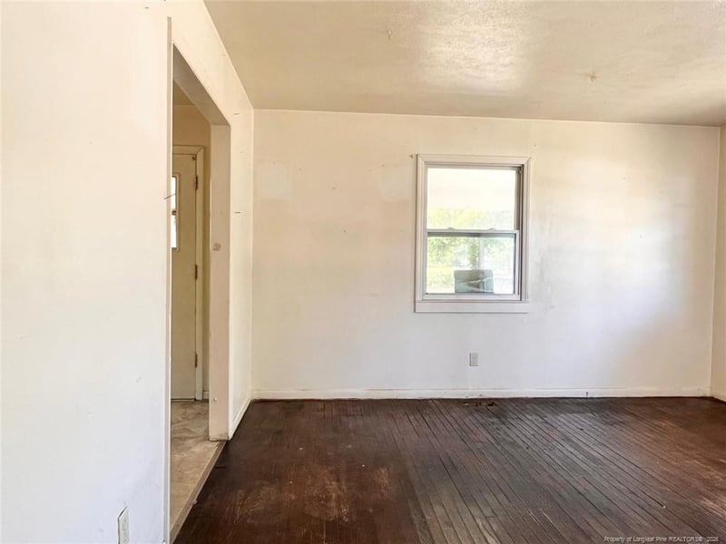 1716 Shaw Rd, Fayetteville, NC 28311