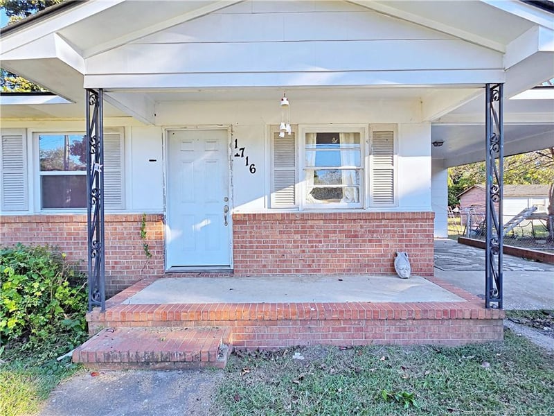 1716 Shaw Rd, Fayetteville, NC 28311
