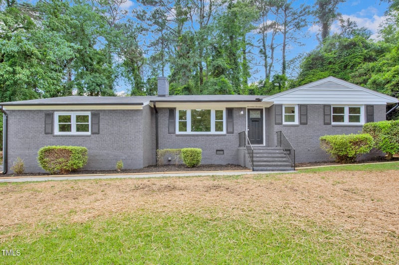 1717 Mcgougan Rd, Fayetteville, NC 28303