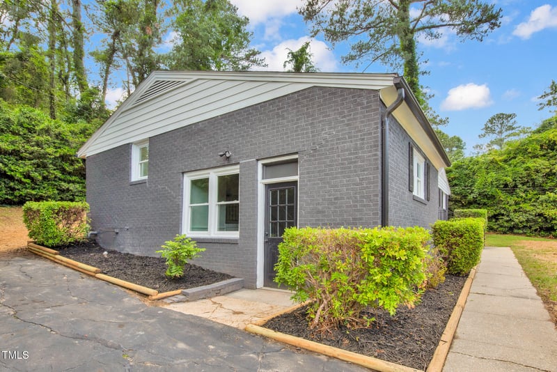 1717 Mcgougan Rd, Fayetteville, NC 28303