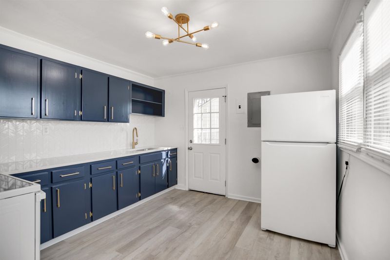 1717 Oakwood Ave, Raleigh, NC 27610