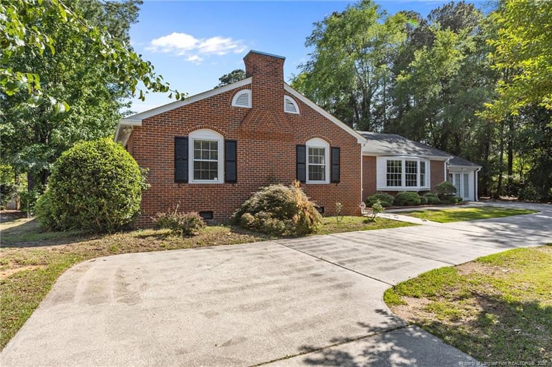 1717 Raeford Rd, Fayetteville, NC 28305