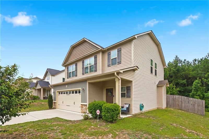 1718 Cherry Point Dr, Fayetteville, NC 28306