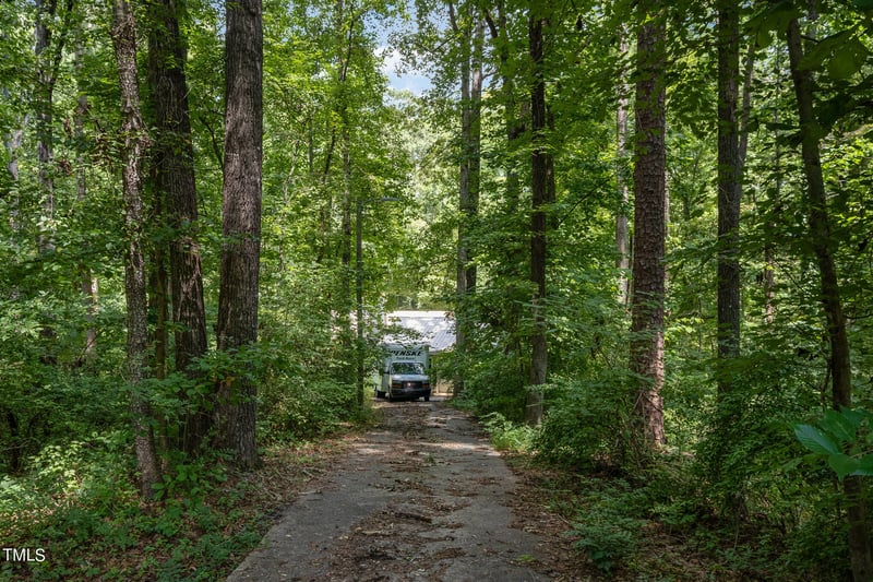 1718 Puma Ln, Chapel Hill, NC 27516