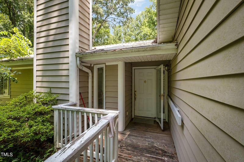 1718 Puma Ln, Chapel Hill, NC 27516