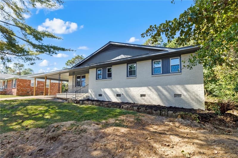 1718 Shiloh Dr, Fayetteville, NC 28304