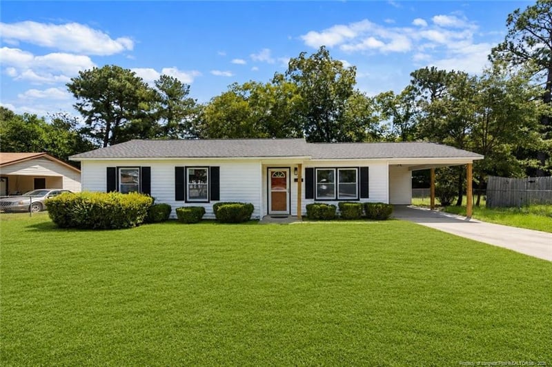 1719 Merry Oaks Dr, Fayetteville, NC 28304