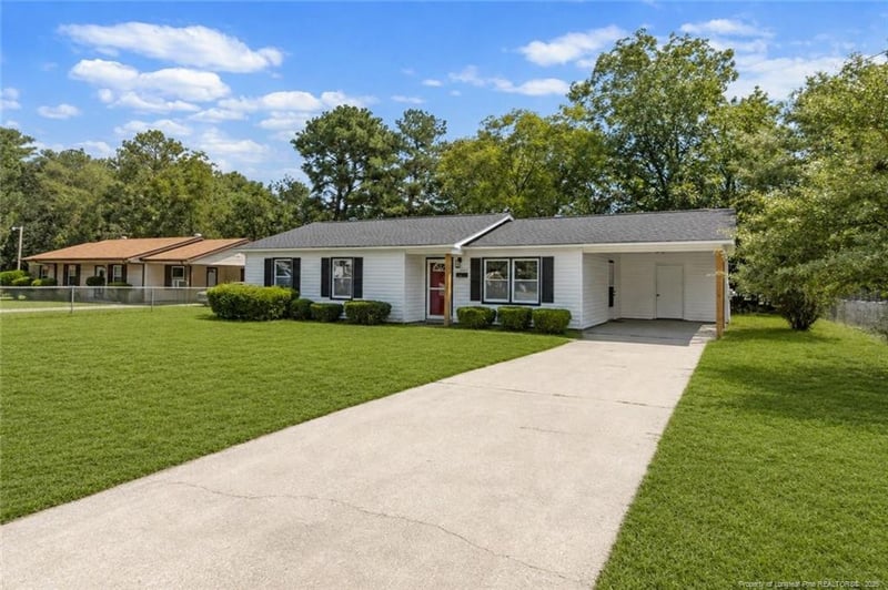 1719 Merry Oaks Dr, Fayetteville, NC 28304