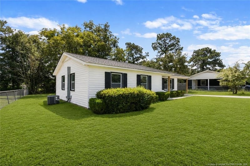 1719 Merry Oaks Dr, Fayetteville, NC 28304