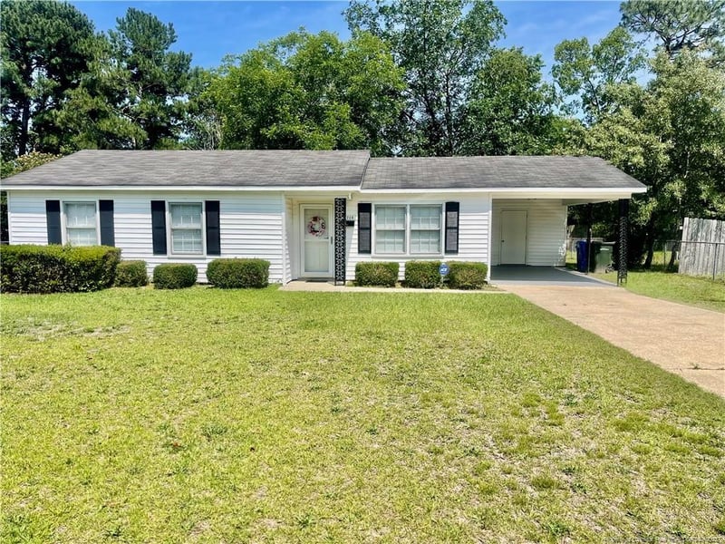 1719 Merry Oaks Dr, Fayetteville, NC 28304