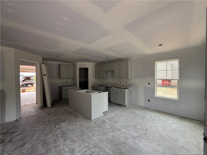 172 Baxley Dr, Dunn, NC 28334