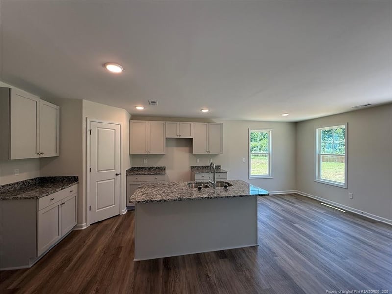 172 Baxley Dr, Dunn, NC 28334