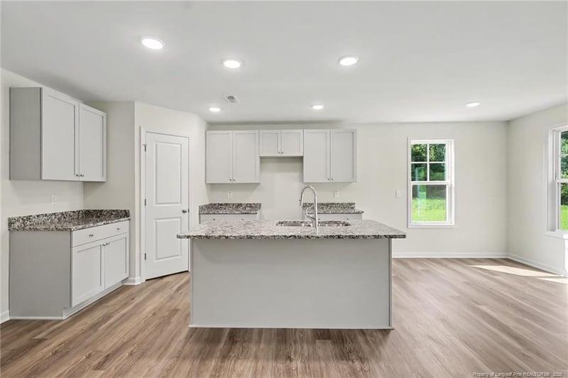 172 Baxley Dr, Dunn, NC 28334