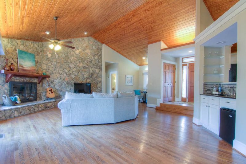 172 Brittmoore Ct, Garner, NC 27529