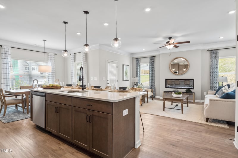 172 Courtside Dr, Dunn, NC 28334