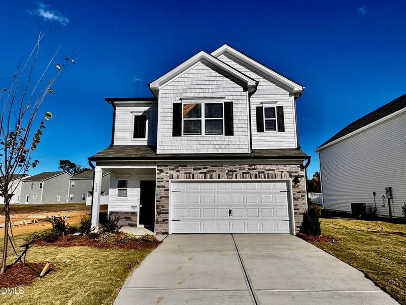 172 Courtside Dr, Dunn, NC 28334