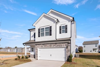 172 Courtside Dr, Dunn, NC 28334