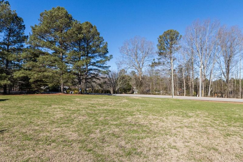 172 Davis Rd, Zebulon, NC 27597