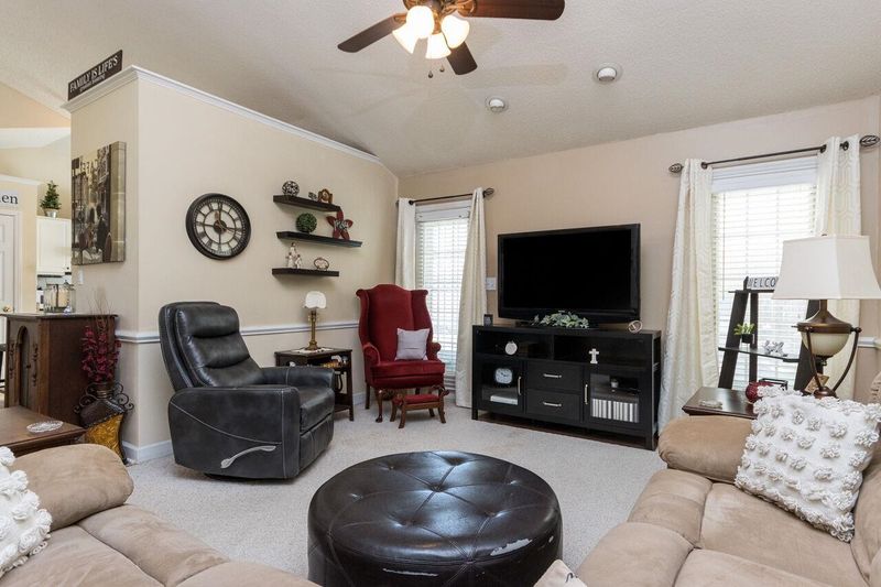 172 Davis Rd, Zebulon, NC 27597