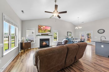 172 Fox Run Ct, Benson, NC 27504