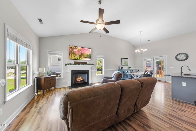 172 Fox Run Ct, Benson, NC 27504