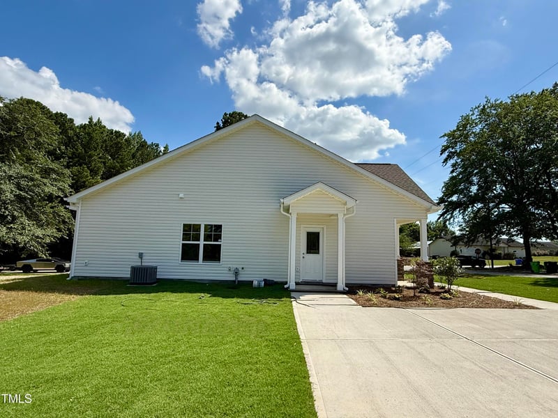 172 Old Rd, Lillington, NC 27546