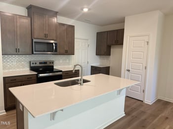 172 Parker Ln, Mebane, NC 27302