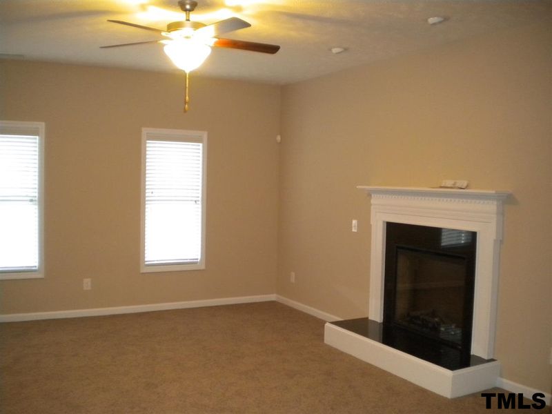 172 Plainview Pointe Dr, Angier, NC 27501