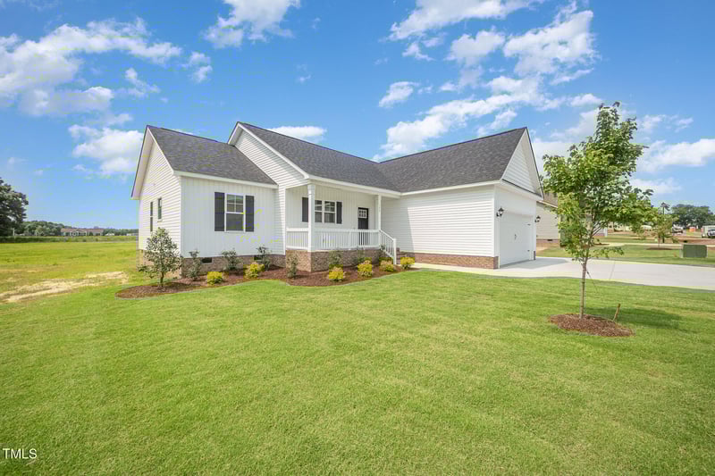 172 Royal Ave, Selma, NC 27576