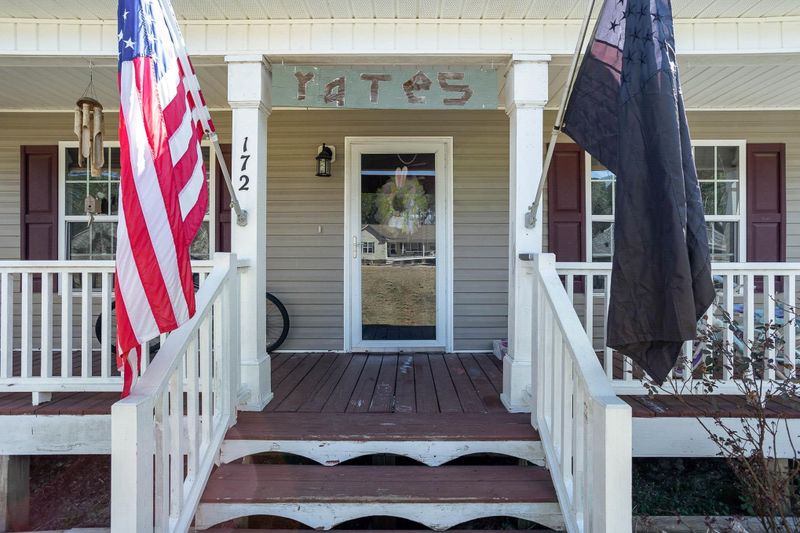 172 Saw Mill Dr, Four Oaks, NC 27524