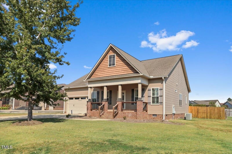 172 Westchase Dr, Clayton, NC 27527