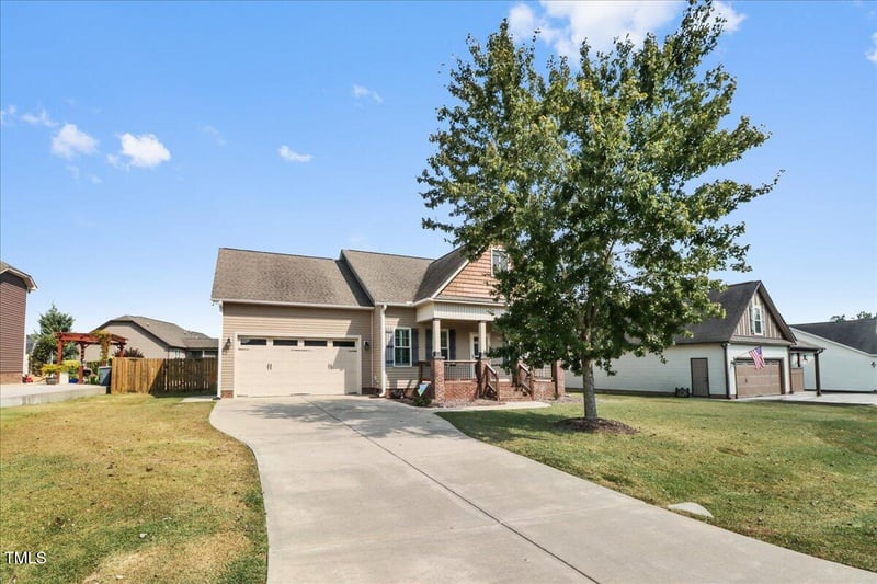 172 Westchase Dr, Clayton, NC 27527